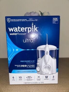 Waterpik Water Flosser Ultra with 10 settings NIB